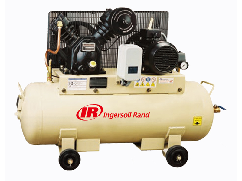 Small piston type air compressor